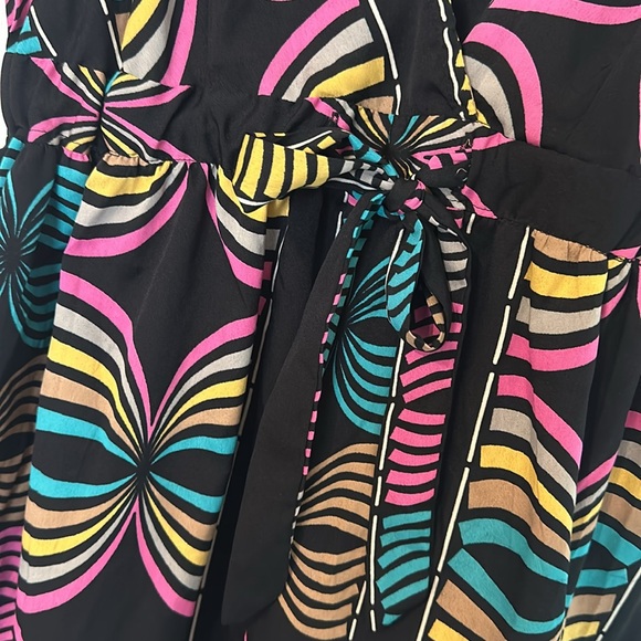 Women’s multi color print short sleeve blouse - Picture 3 of 5